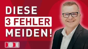 Dietmar Gross, Finanzberater und Kooperationspartner von nowinta, neben dem Schriftzug „Diese 3 Fehler meiden!“